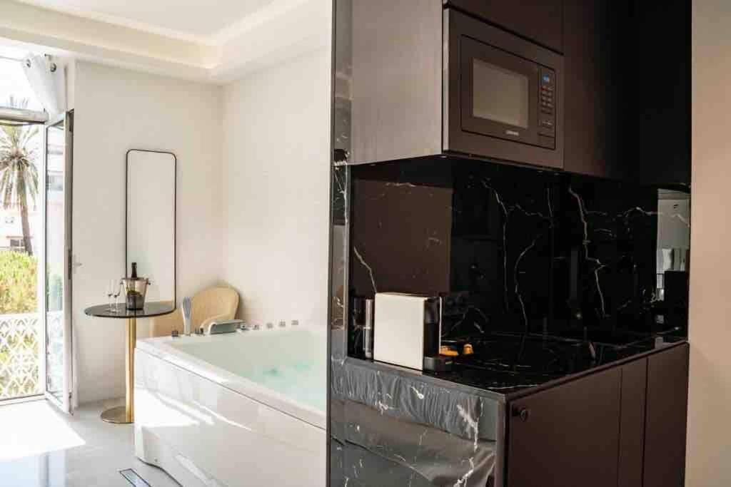 Suite Luxe Jacuzzi Cannes Luaran gambar